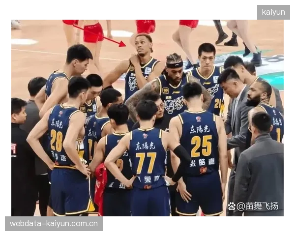 广东宏远队球员深入东莞社区篮球赛，将球员私域流量导向区域性大众体育消费场景